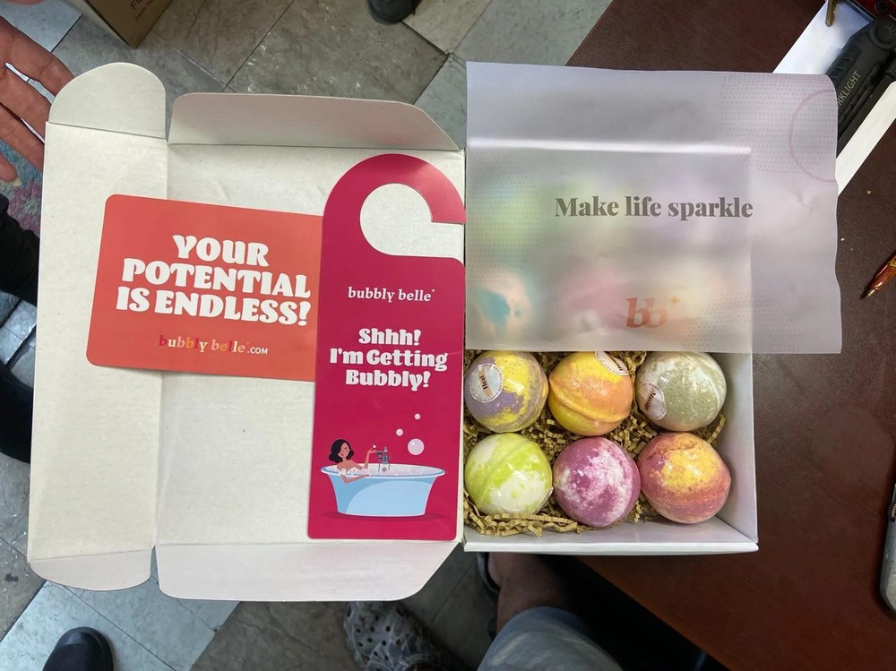 Huge bath bombs bubbly belle 12 per box gift box
