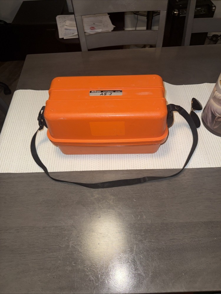 Nikon AS2.(34x) Automatic level W/ Case & Manual