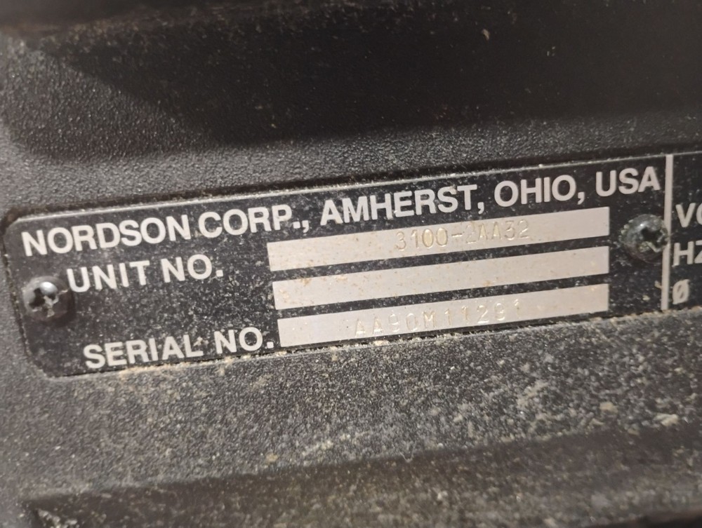 NORDSON CORP. 3100-2AA32 HOT MELT ADHESIVE APPLICATOR