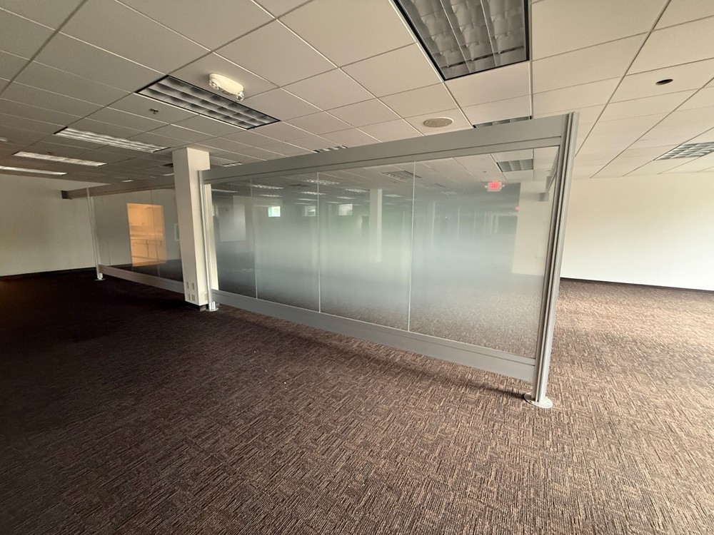 Frosted Glass Partitions with Aluminum Frame