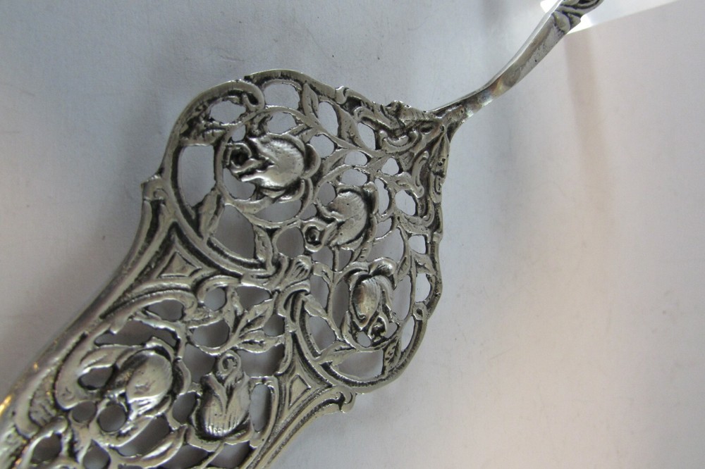 SOLID SILVER PIE SERVER CAKE SERVING 800Silver Rose Pattern Hazorfim Israel 1960