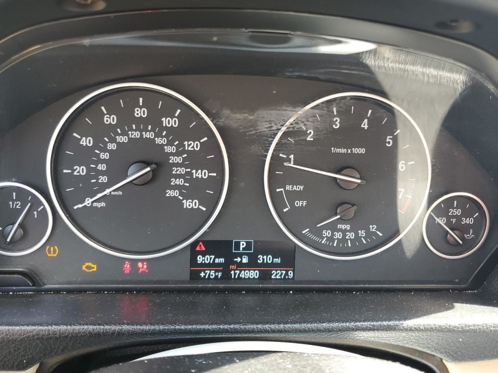320I 2014 Glove Box 4722780
