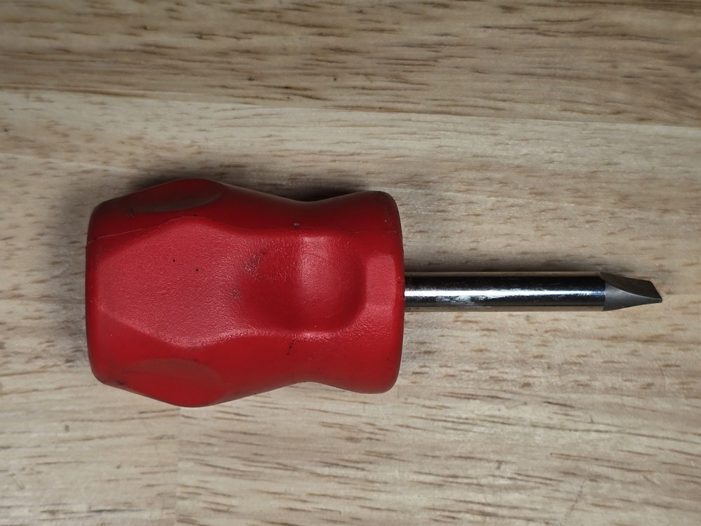 snap on tools red stubby flathead screwdriver SHD1