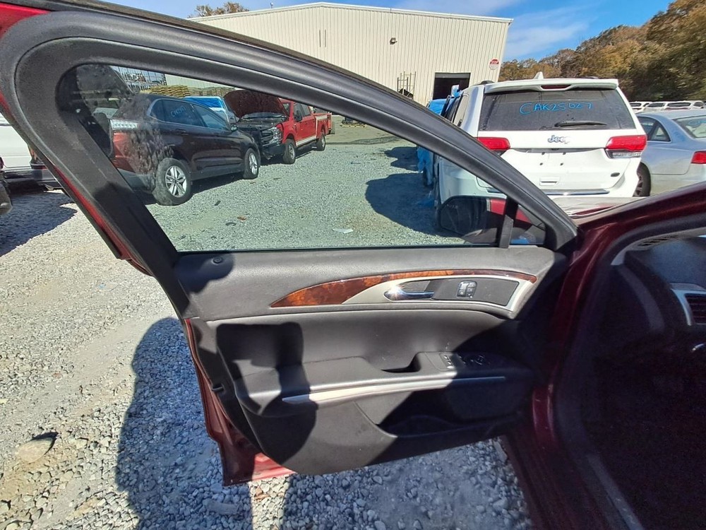 MKZ 2014 Glove Box 4874091