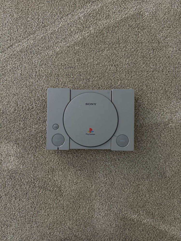Playstation 1 Ps1 with cables and controllers