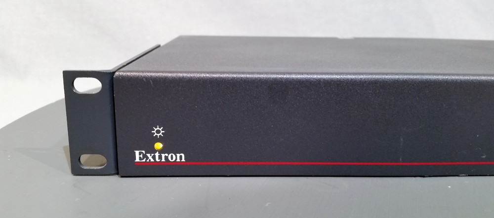 EXTRON P/2 DA8 DISTRIBUTION AMPLIFIER