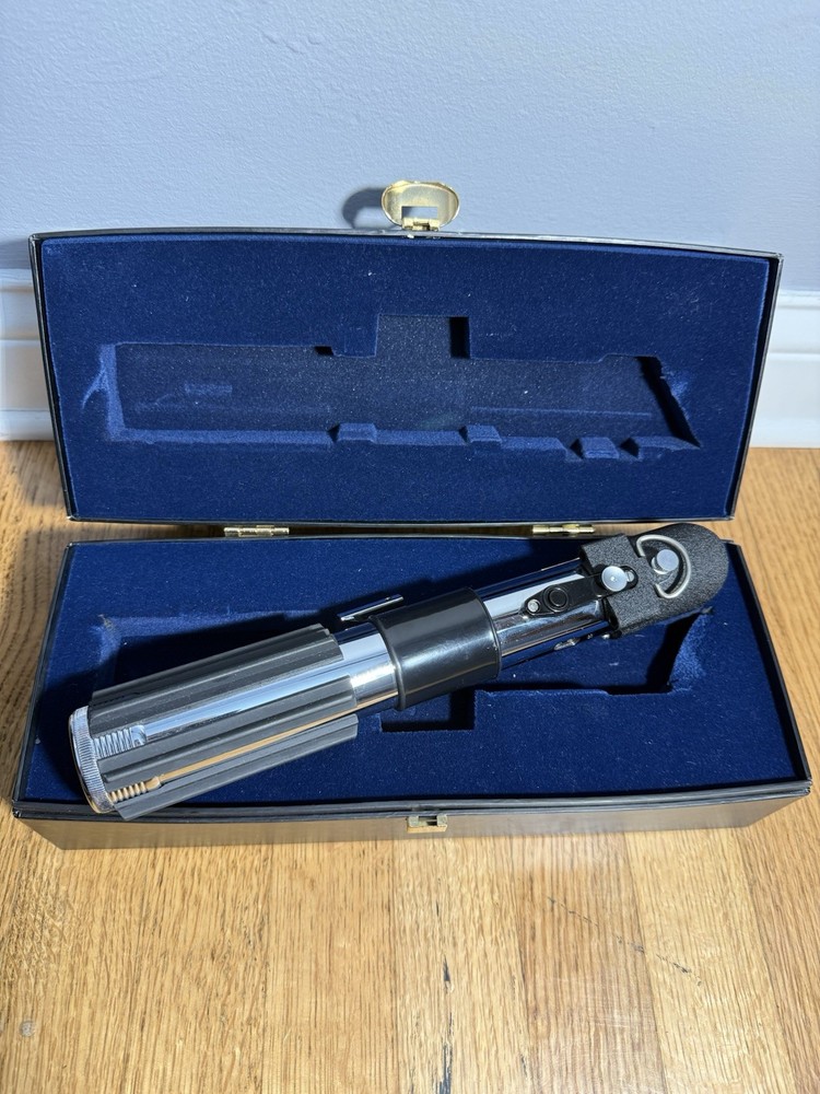 Darth Vader Lightsaber Master Replicas 669/7500