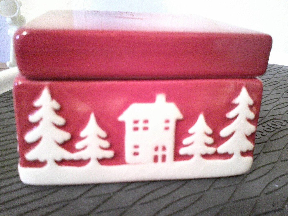 Christmas Themed Ceramic Keepsake/Trinket Box