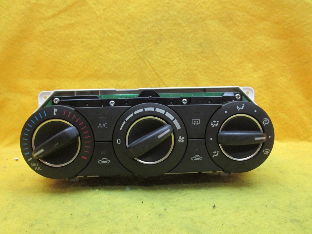 14 2014 Mazda 3 AC Heat Temperature Climate Control Switch