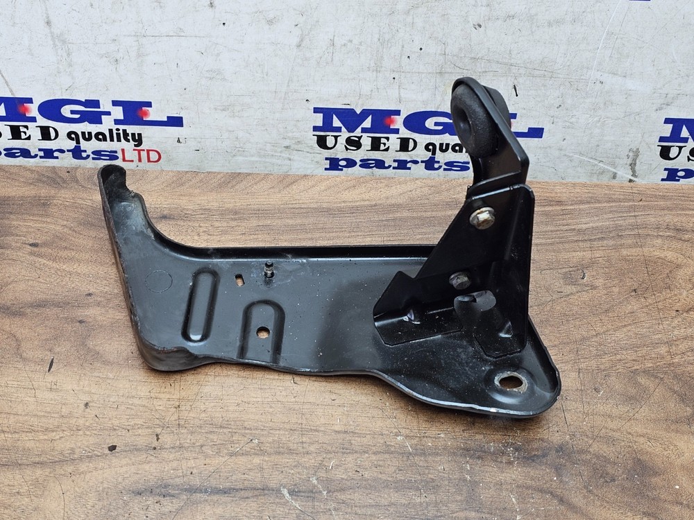 MASERATI GHIBLI M157 3.0D INTERCOOLER LOWER MOUNT SUPPORT BRACKET LEFT 2013-2020
