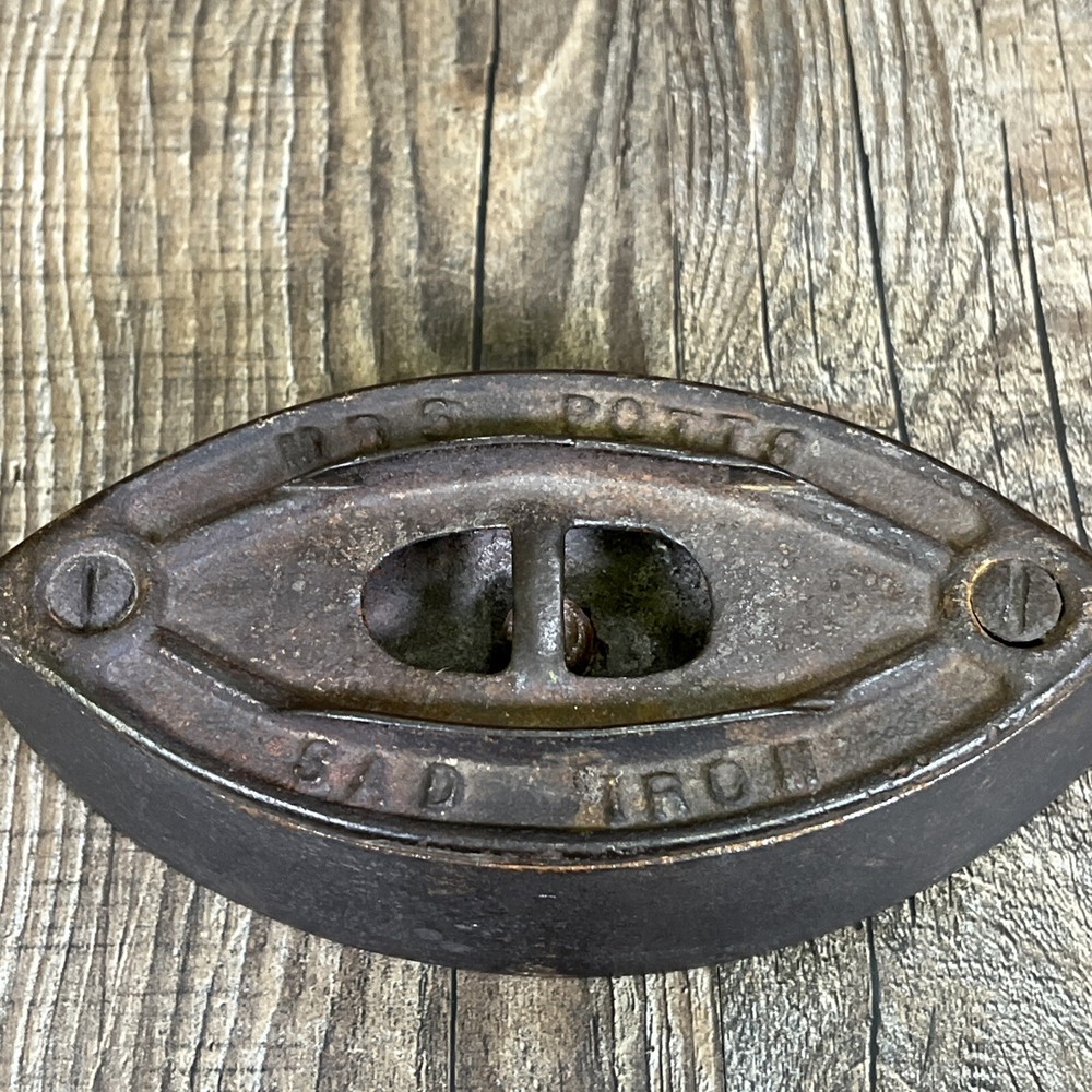 Vintage Cast Iron Sad Iron Mrs. Potts