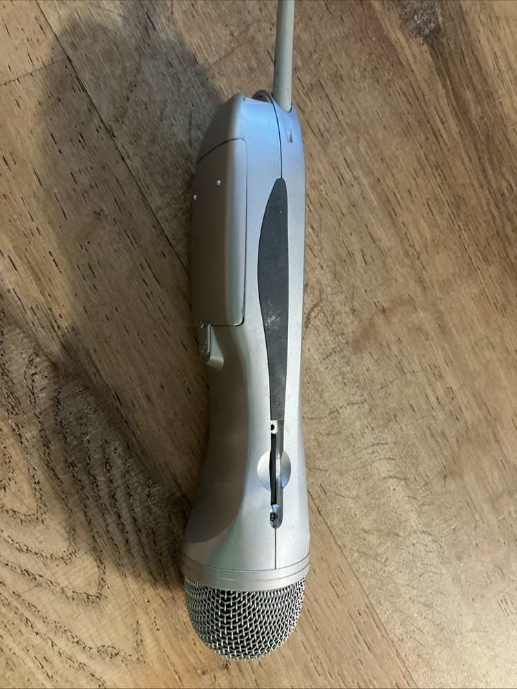 Encore! Compact Karaoke Microphone with Memory Card