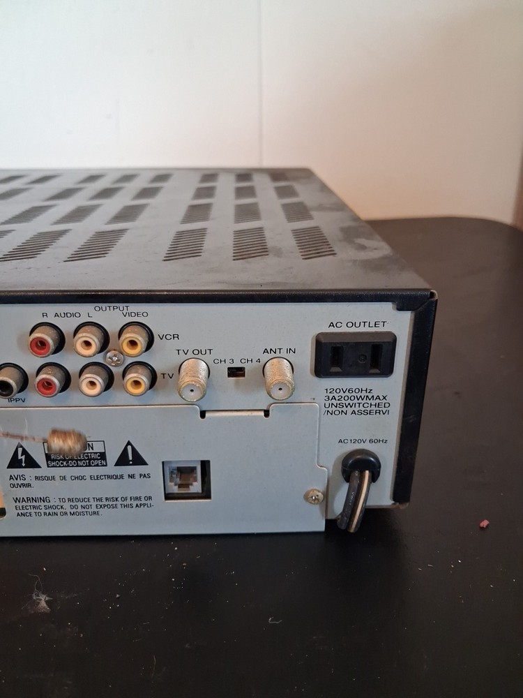 Uniden Videopal Videocipher RS Order Recorder Satellite Receiver - Powers On