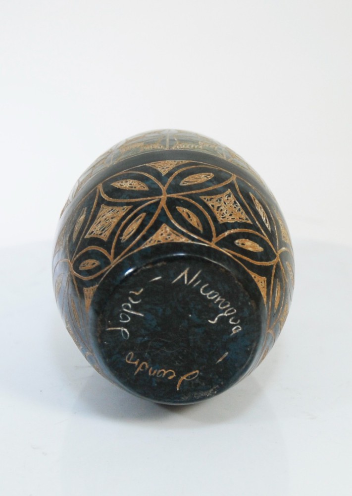 Handmade small vase pottery 3''x 2.75''