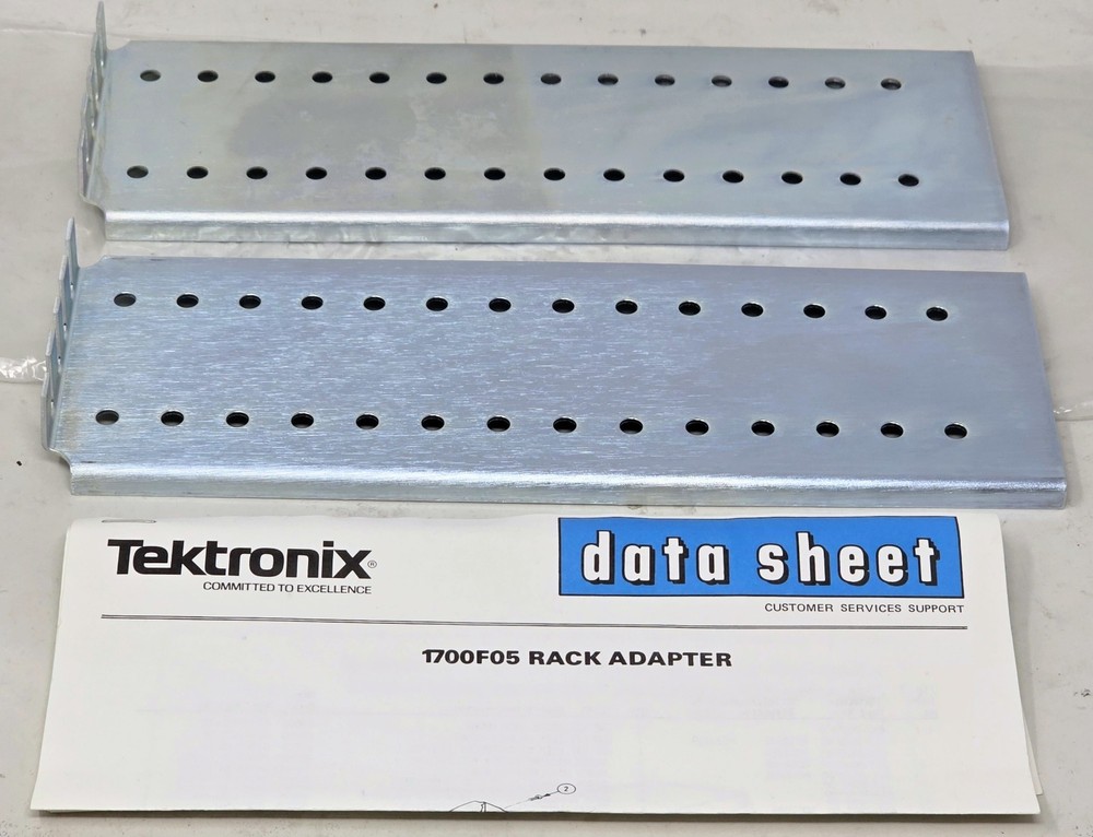 Tektronix 1700F05 Rack Adapter