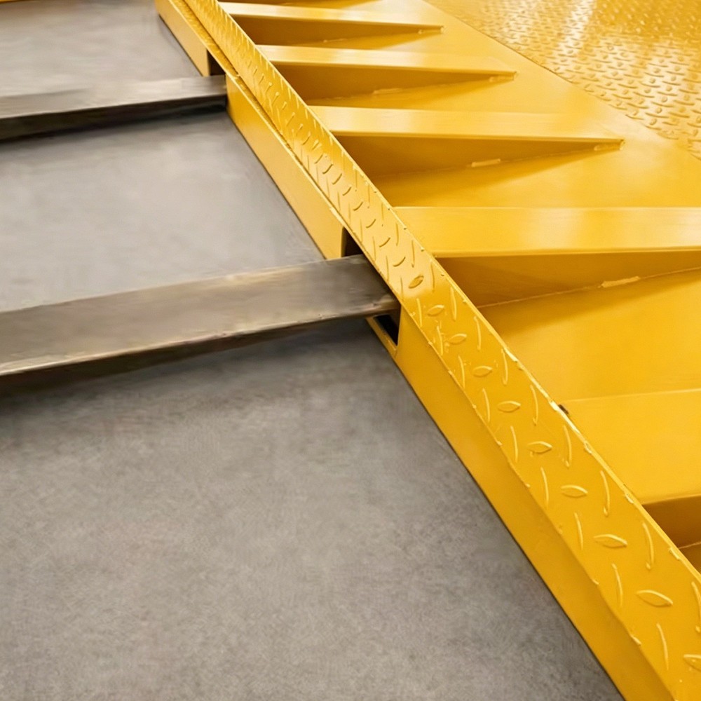 16000lbs 78"x86" container loading ramp with Flip-Over Bridge