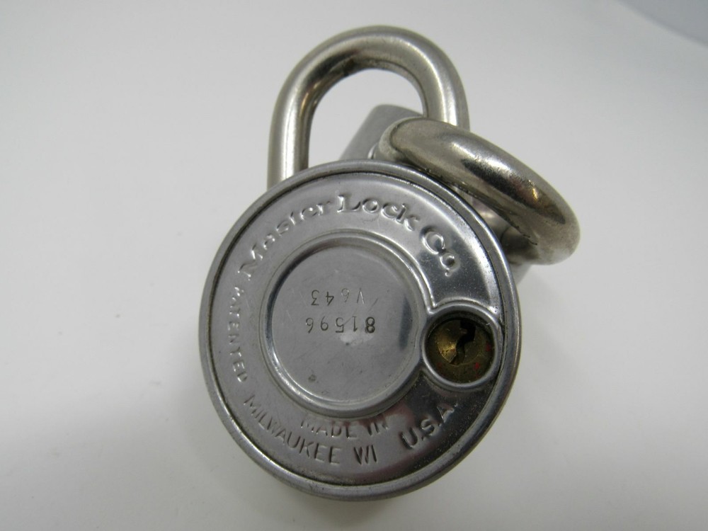 Master Lock Co 2 Combination Pad Locks Back Key Hole V643