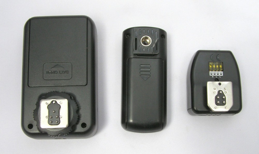 YONGNUO WIRELESS FLASH TRIGGER SET FOR CANON E-TTL