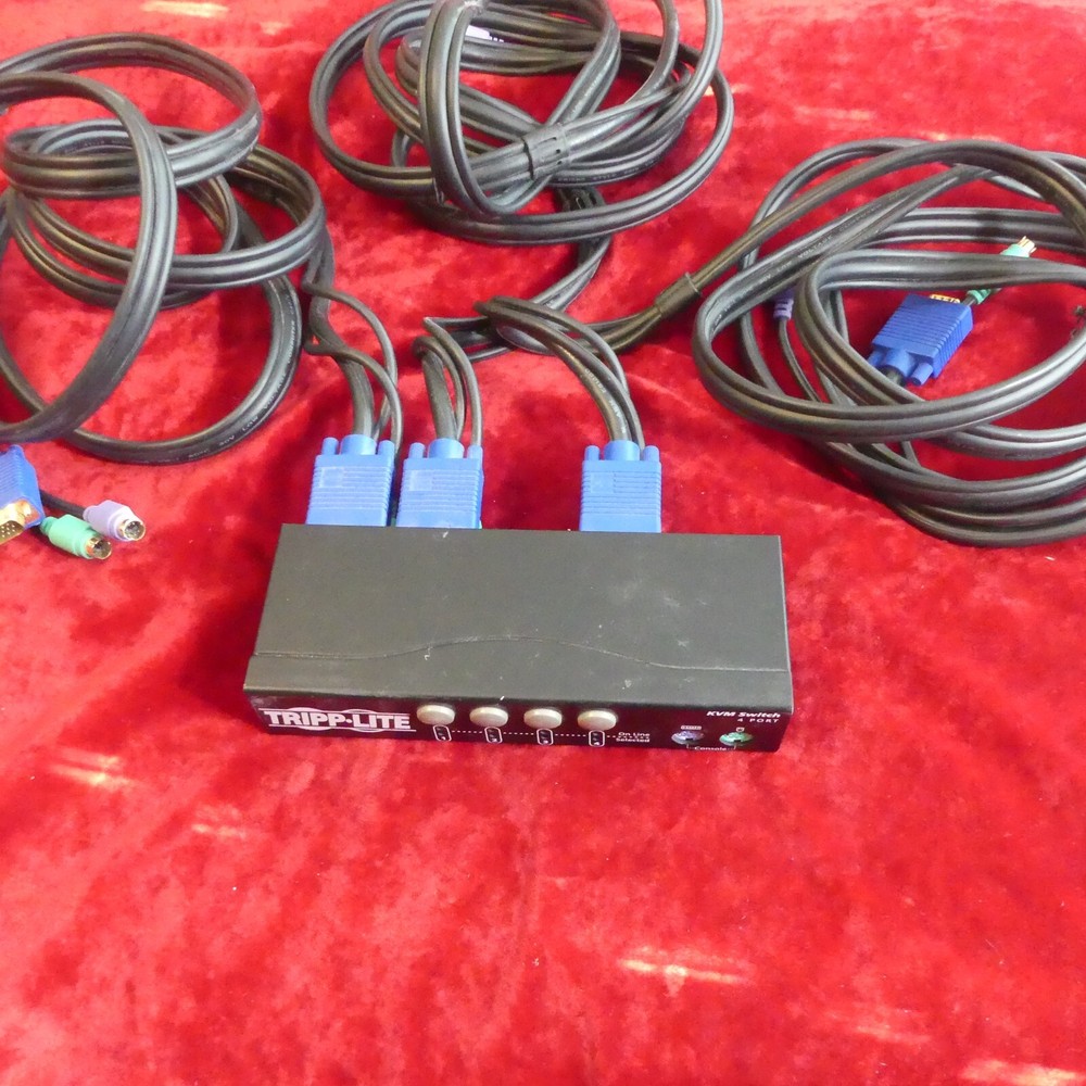 KVM Switch Tripp-Lite CS-84 4 Port With 3 Cable Sets