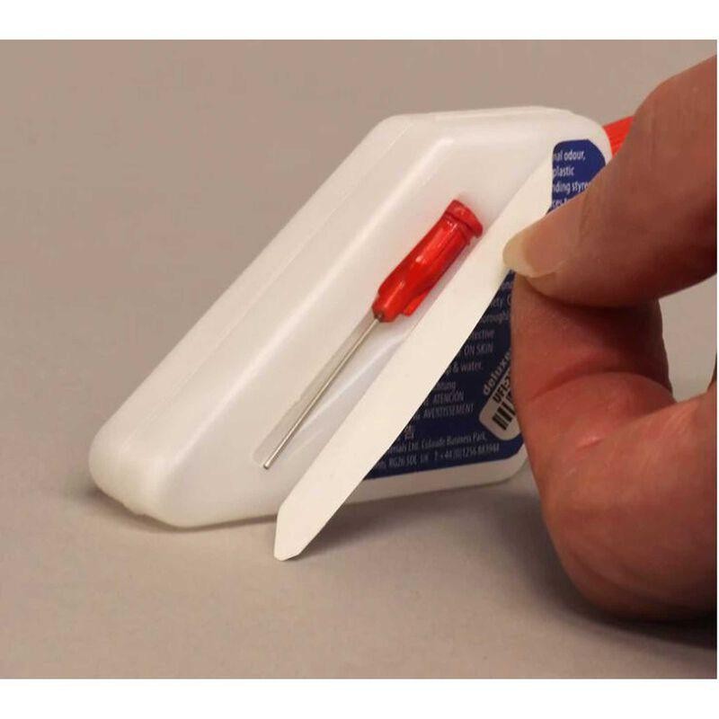 DELUXE Precision Plastic Glue .88oz # DLMAD92