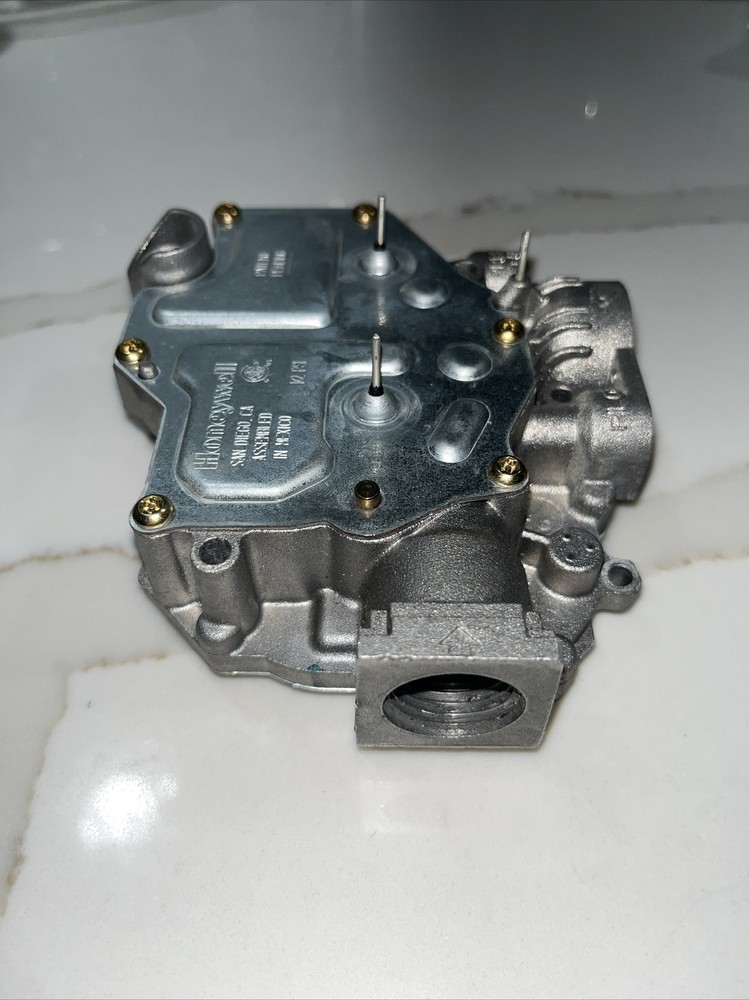 Honeywell 50034127-001 Water Heater Natural Gas Valve Body WV8840B1158