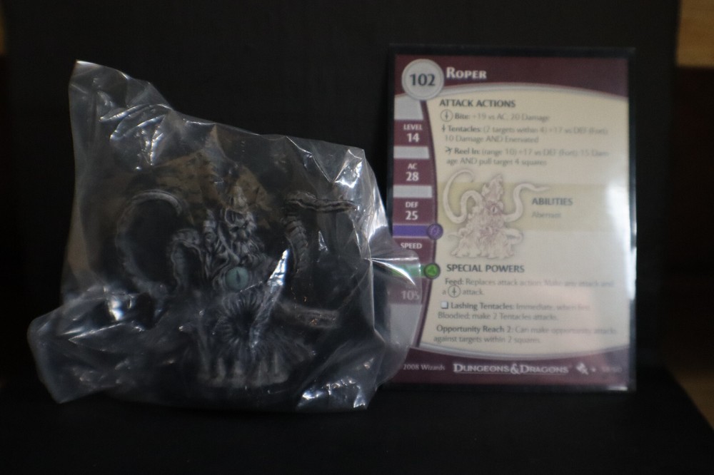 Dungeons & Dragons Miniatures - ROPER WITH CARD - IN BAG