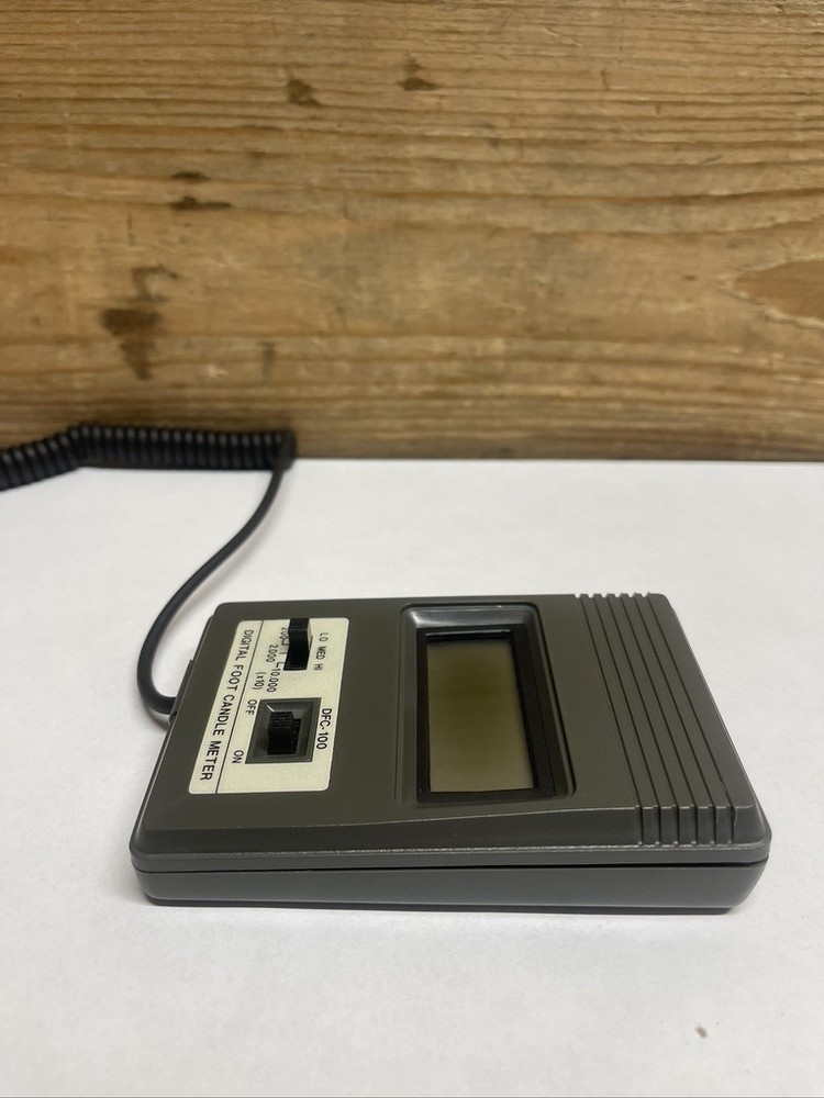 DFC-100 Digital Light Meter Foot Candle Lux Meter w/ Sensor Probe & Case