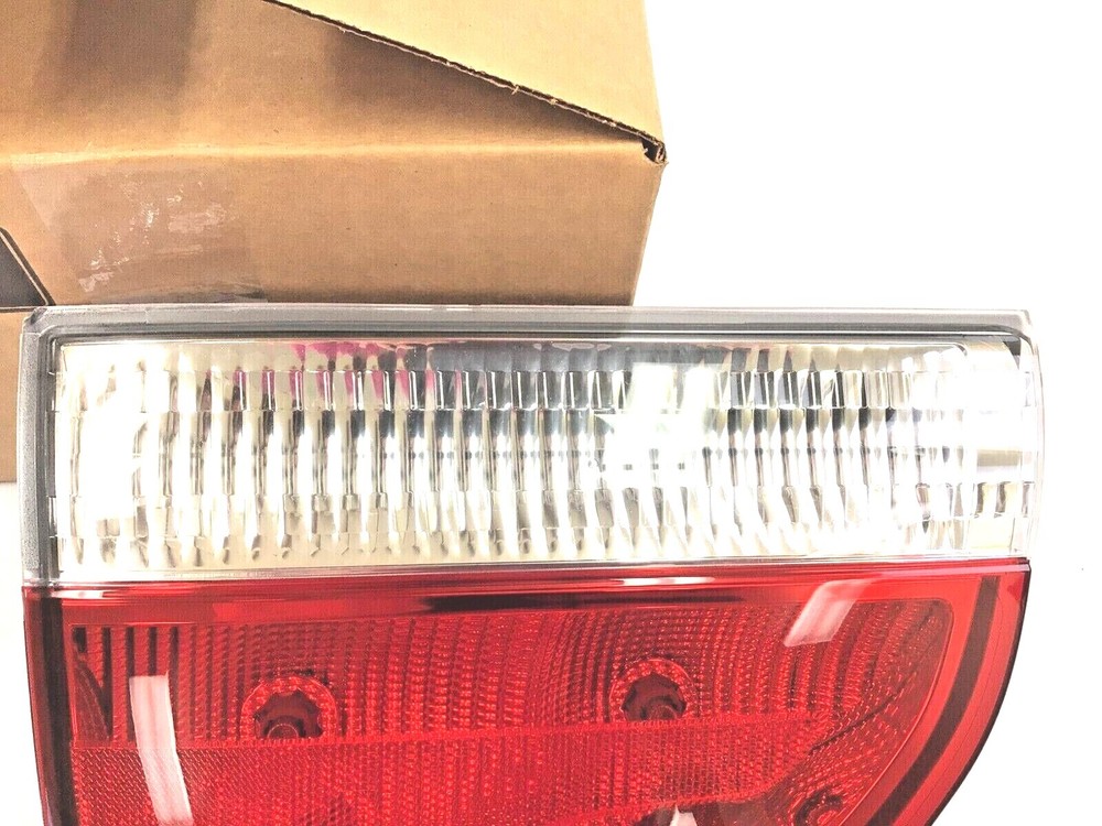 2012 2013 Dodge Durango LH Driver side Tail Lamp Assembly new OEM 57010273AH