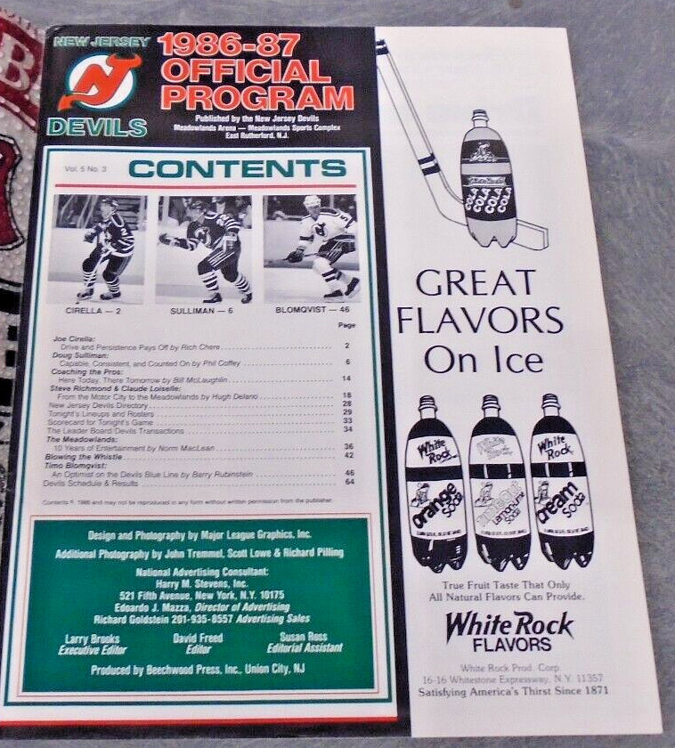 NEW JERSEY DEVILS NHL PROGRAM VS ISLANDERS 1987 10 SIGNATURES WITH COA RARE MEDO