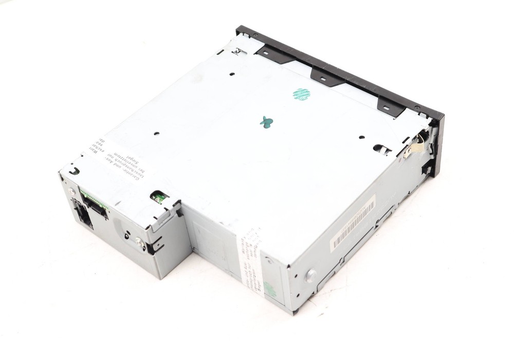 2009-2011 AUDI Q5 - 6 DISC CD Changer 4E0035110A