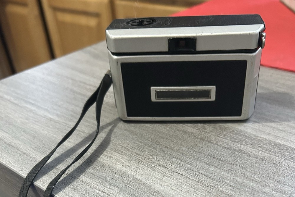 Kodak Instamatic 104 Vintage Camera with Case