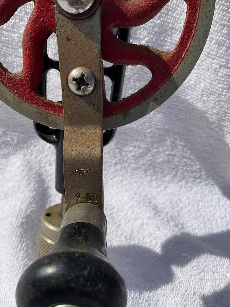 SOJO 2-01 ANTIQUE HAND DRILL WITH BITS IN HANDLE