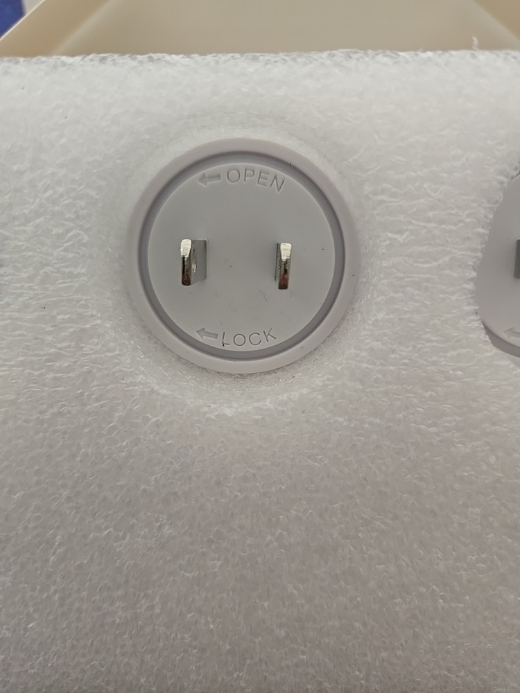 Carbon Monoxide & Gas detector plug Ins (3 Pack).KH158