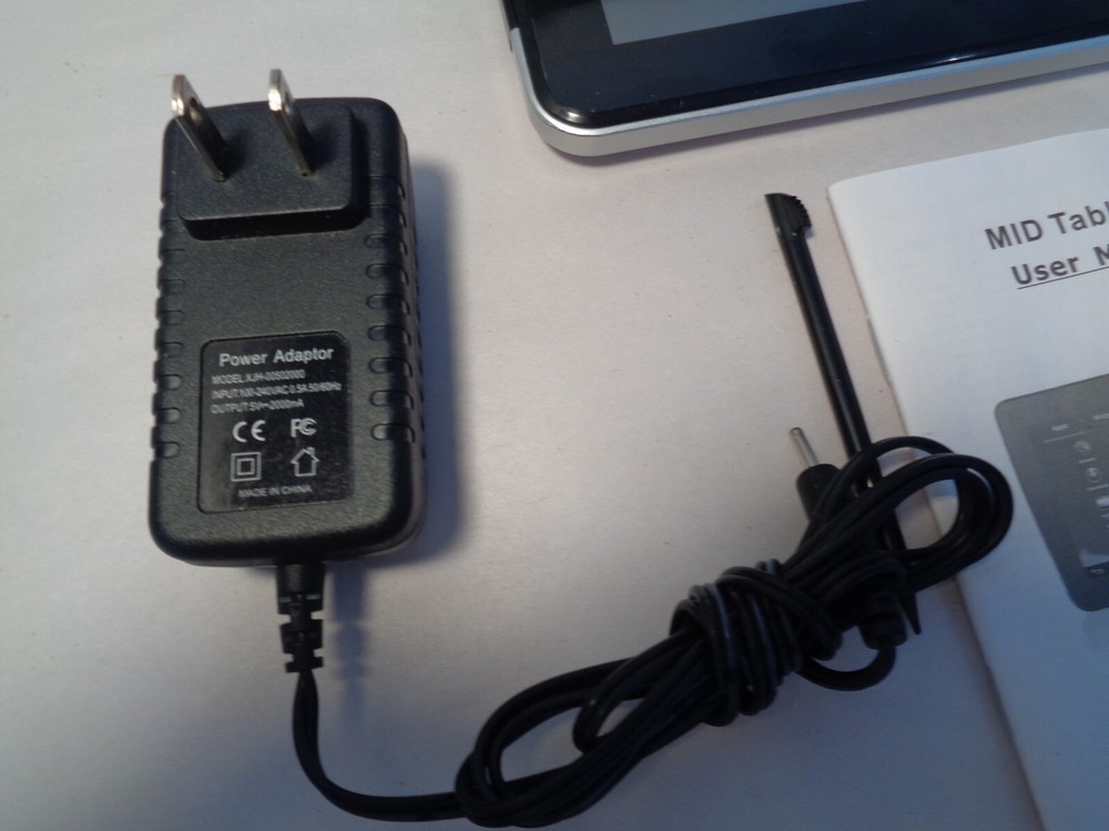 MID TABLET PC OS. 4.0 WITH BOX.