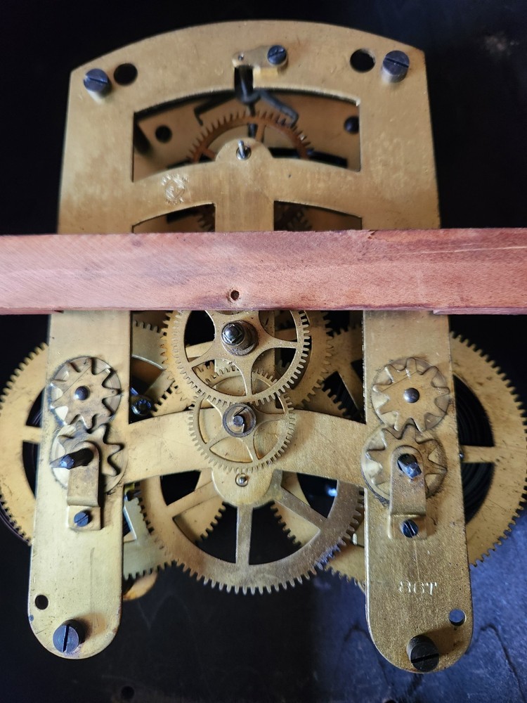 Seth Thomas 30 day Oak complete Hudson Wall Clock + key, recent service RUNS