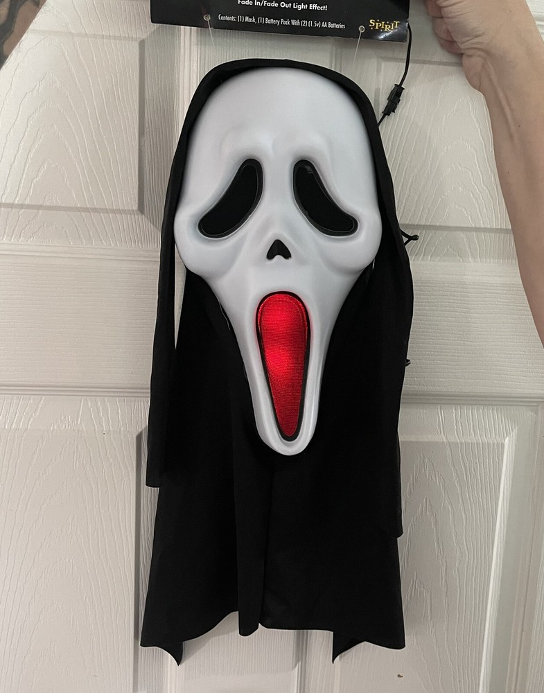 Scream Ghost Face Light Up Face Mask Halloween Light Up NEW