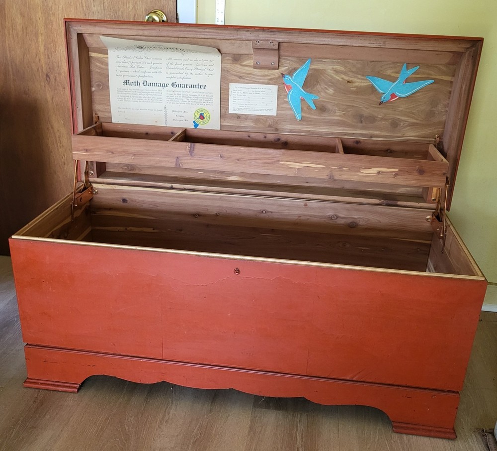 Bluebird Cedar Chest Brown Solid Wood Rectangular Storage Chest Trunk Hinged Lid