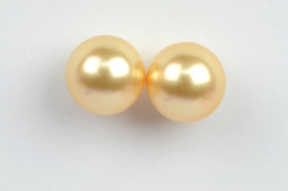 925 Sterling Silver Beautiful Classic Pearls Stud Earrings