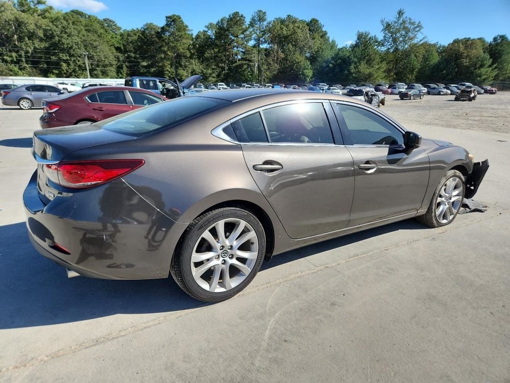 6 2017 Glove Box 4941200