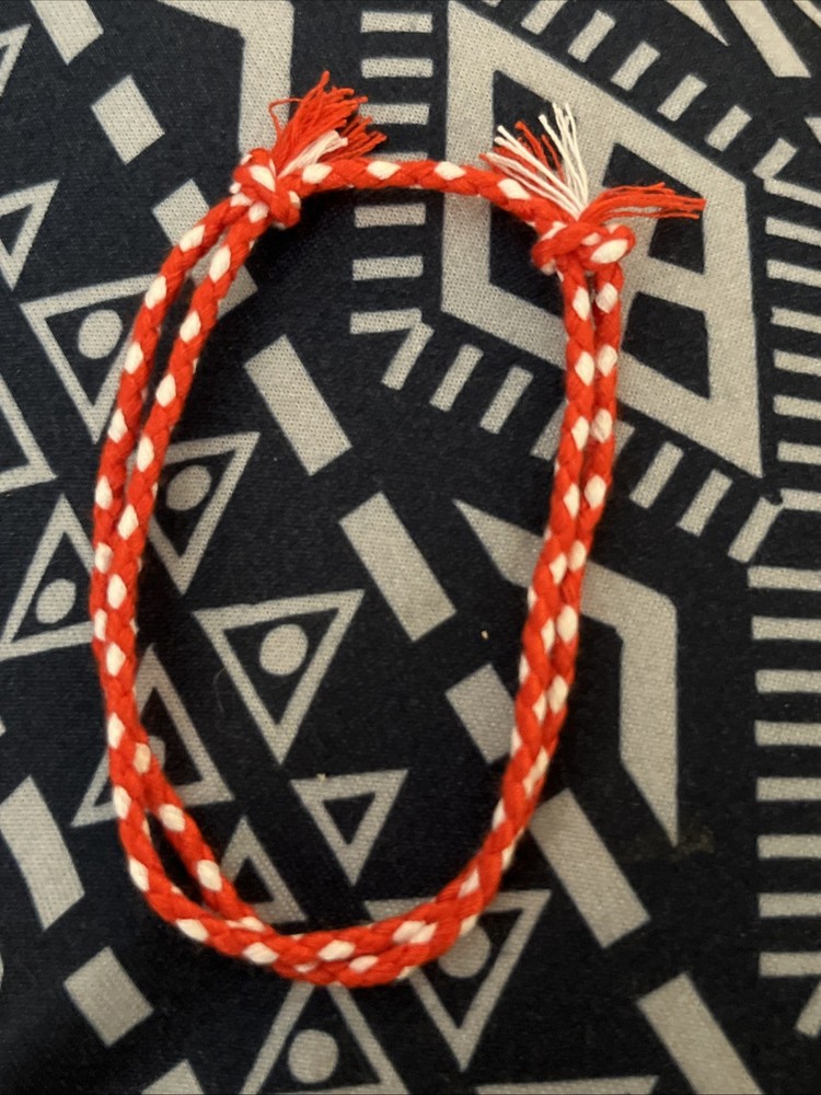 NEW BOHO BRAIDED THREAD FRIENDSHIP BRACELET ADJUSTABLE KNOT RED WHITE NIP
