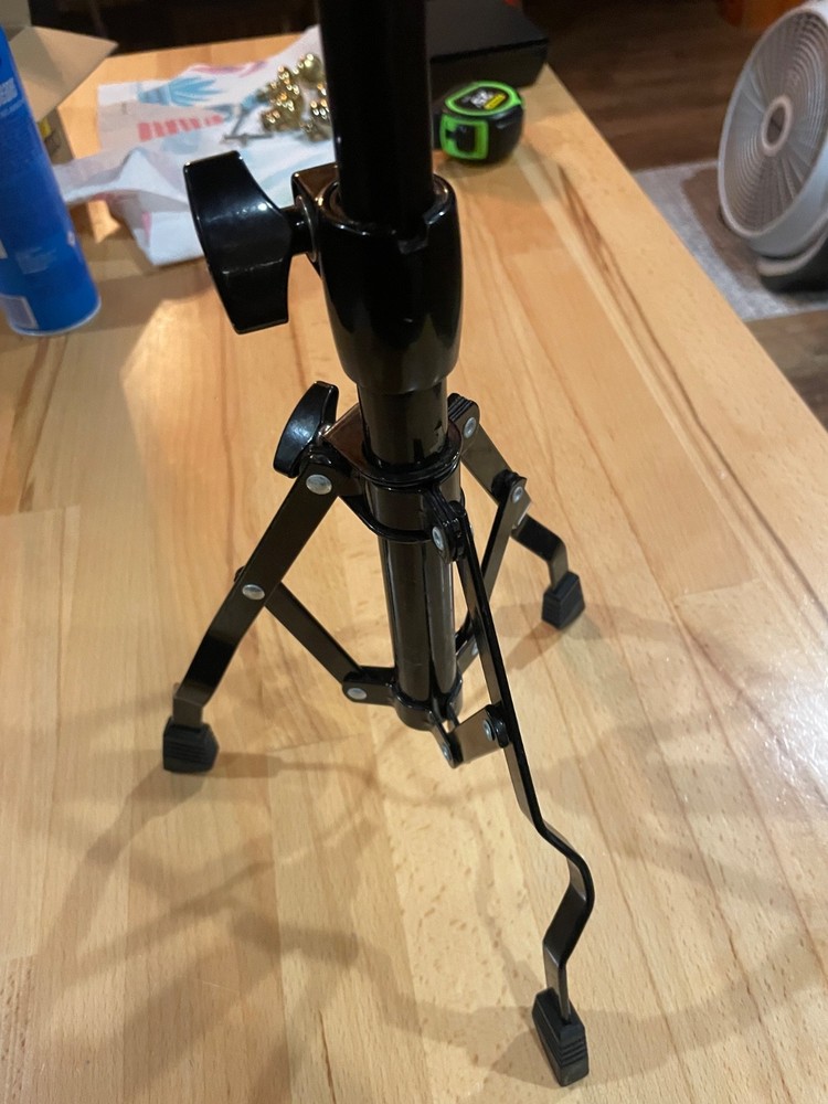 Light Weight Snare Stand Basic Stand folds down easy