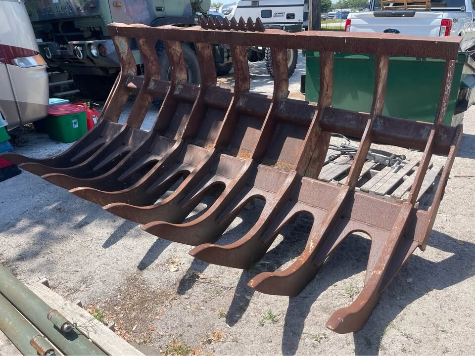 Brown 2014 Case 821c Root Rake wheel loader