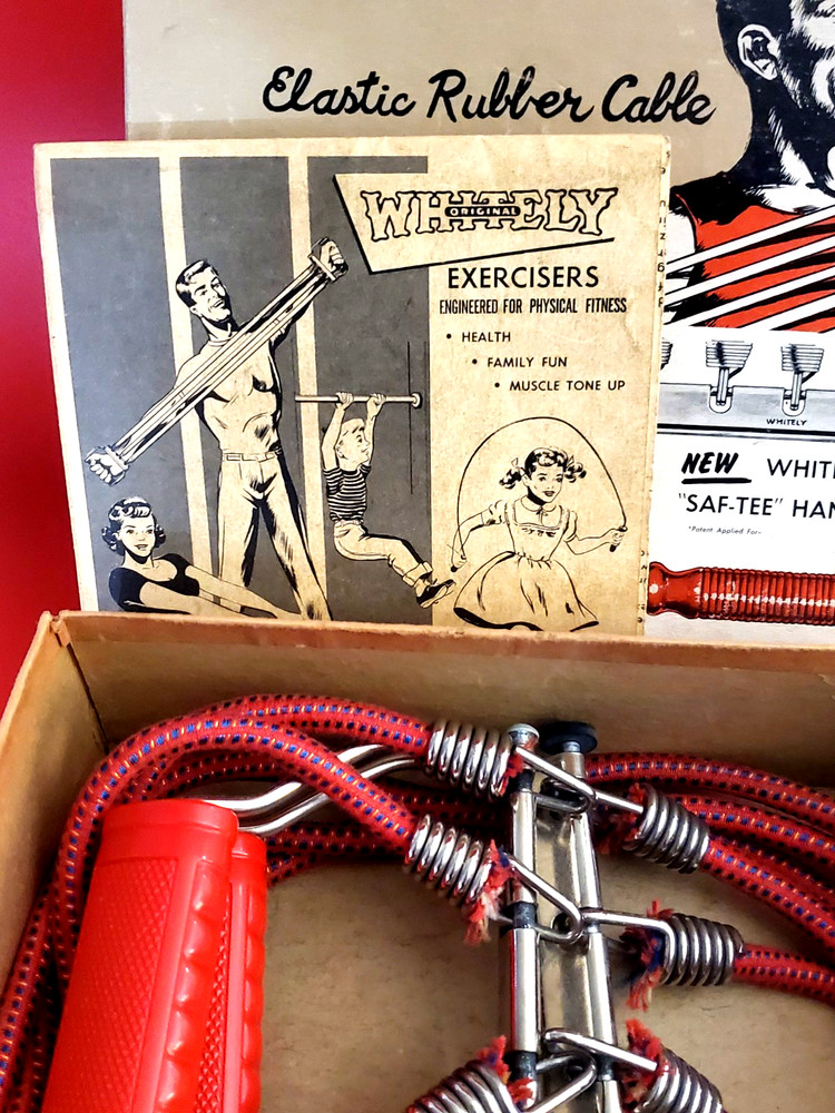 VINTAGE WHITELEY ORIGINAL CHEST PULL BOX W/INSRUCTIONS💪