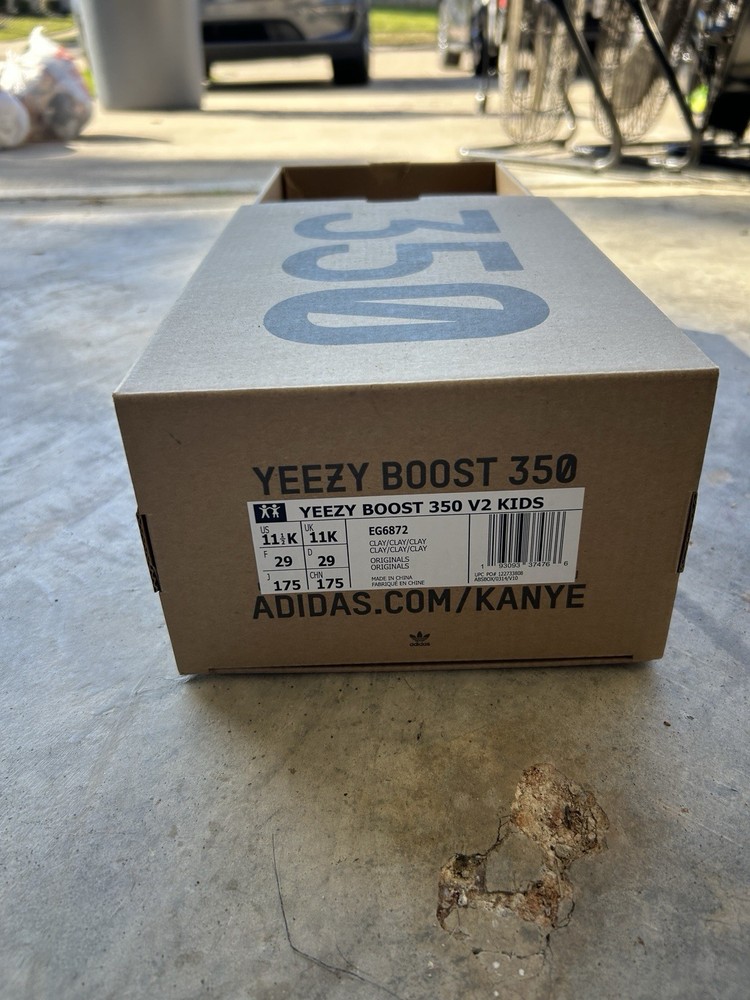 Empty Yeezy 350 Boost V2 Box 11.5 Kids