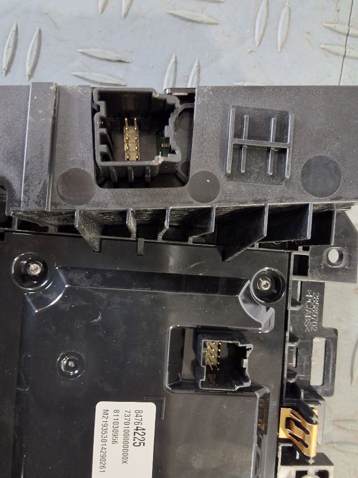 2020-2024 Buick Enclave Display and Control Panel