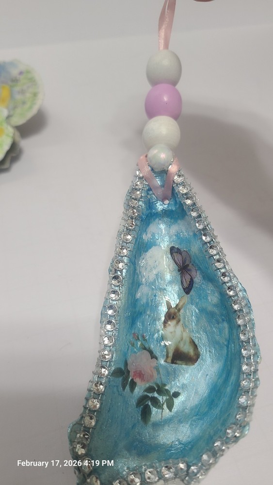 Spring Decor (5) Oyster Shells Hand Painted great for your Spring Decorating