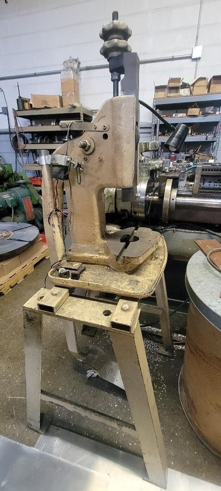 Kick press/manual punch press