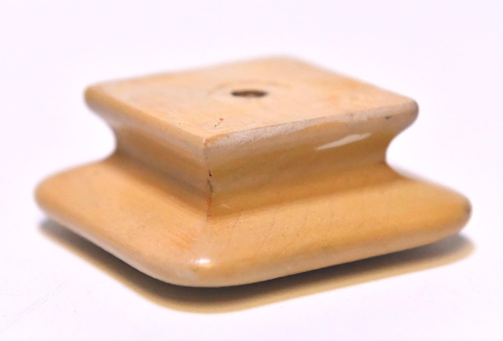 8 VINTAGE MATCHING WOOD 2 X 2 SQUARE DRAWER PULLS