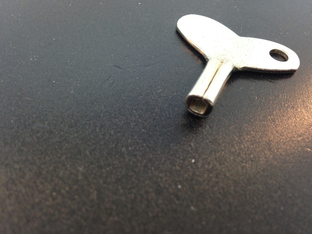 Novelty Clock Key Pendulette