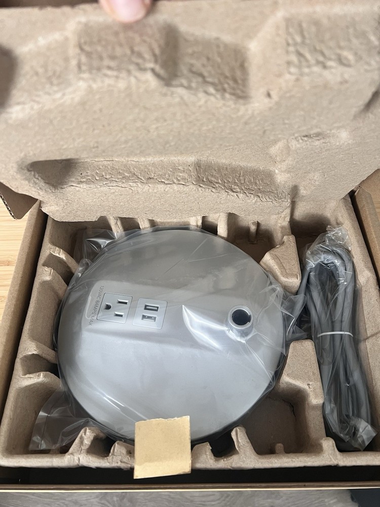 Humanscale Disc Task Light W/tech Charging base- Silver open-box, New